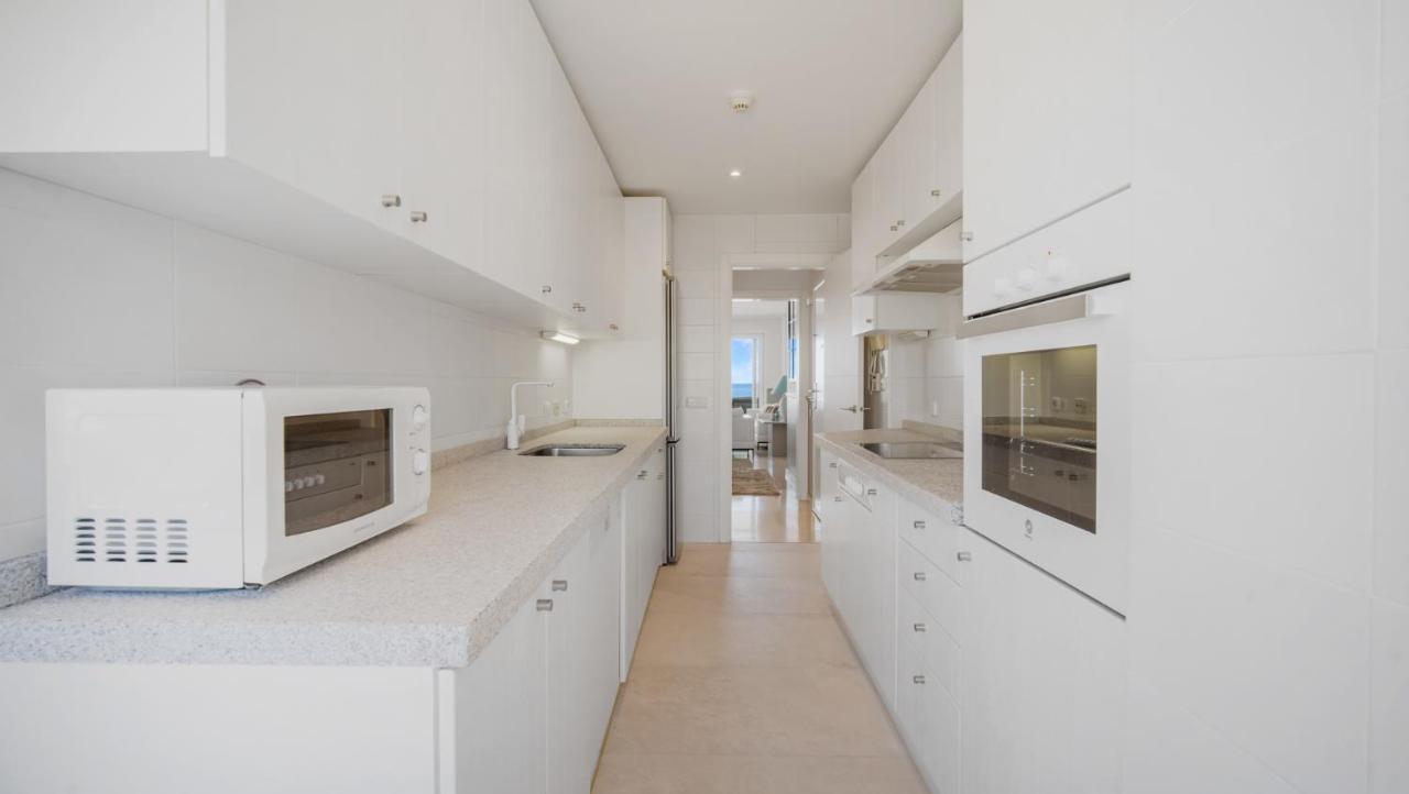 Beach-Line Apartment With 3 Bedrooms In Estepona Exteriér fotografie