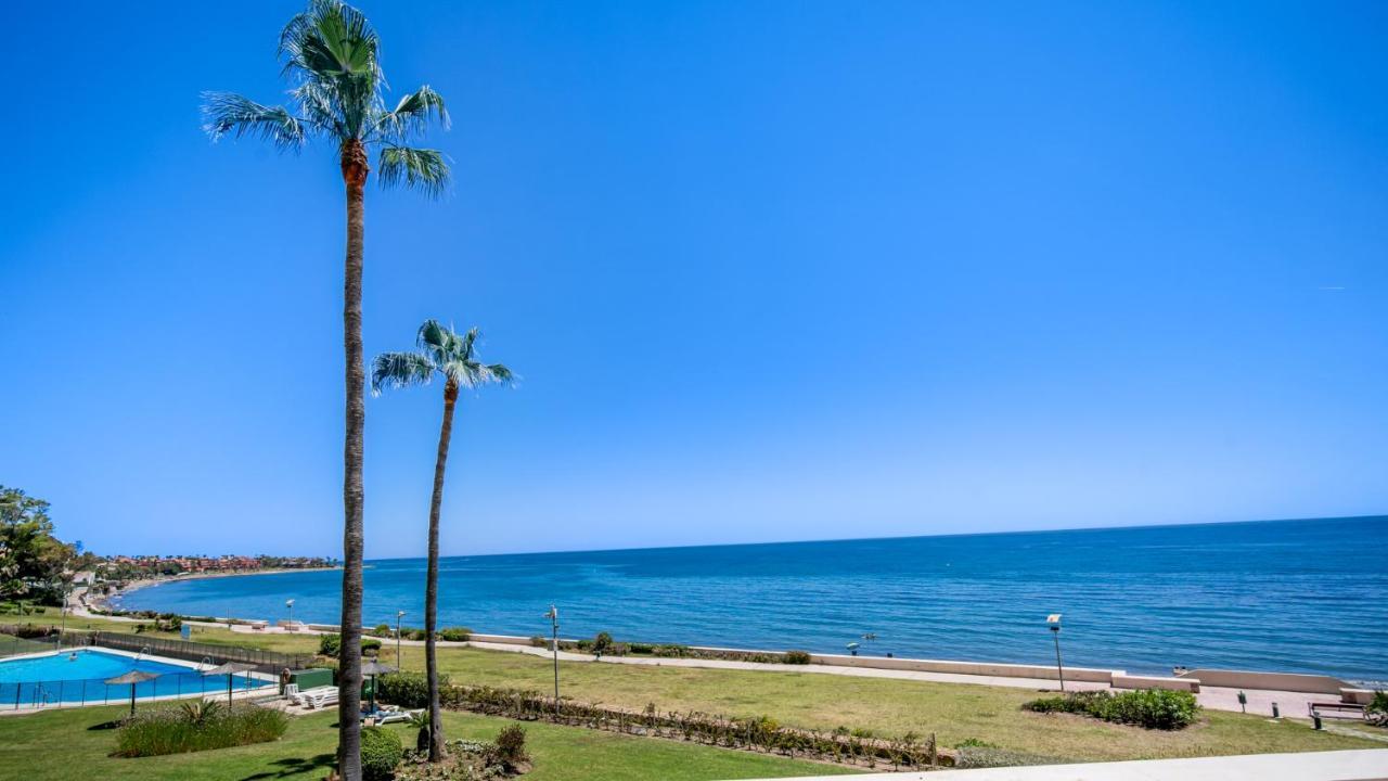 Beach-Line Apartment With 3 Bedrooms In Estepona Exteriér fotografie